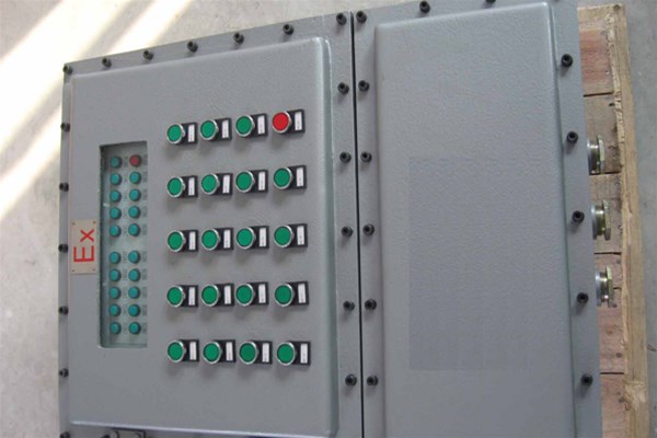 自動(dòng)防爆控制箱的優(yōu)勢特點(diǎn)？